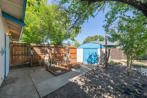 1071 Camelot Ct, Redding, CA 96003 photo 27