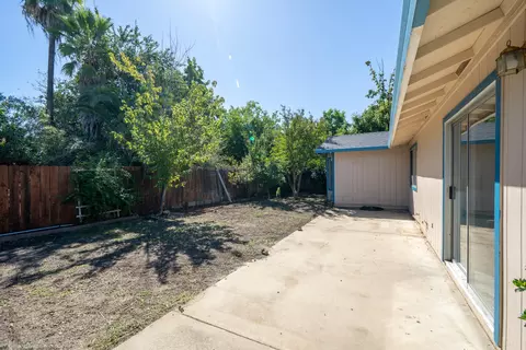 1071 Camelot Ct, Redding, CA 96003 photo 18