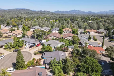 1071 Camelot Ct, Redding, CA 96003 photo 28