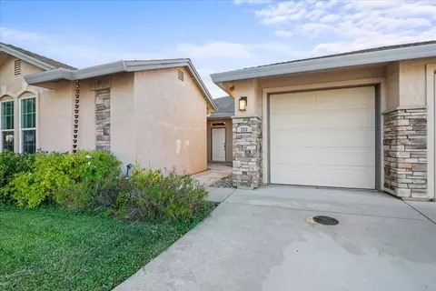 330 Stinson Loop, Redding, CA 96003 photo 4