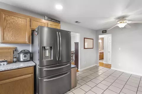 3372 Riverside Dr, Anderson, CA 96007 photo 9