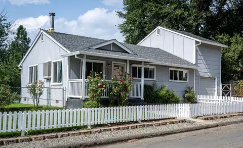 163 2nd Ave, Lewiston, CA 96052