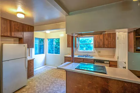 664 Loma St, Redding, CA 96003 photo 6