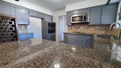 6677 Ferndale Dr, Redding, CA 96001 photo 3