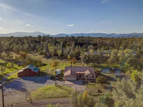 12124 Intermountain Rd, Redding, CA 96003