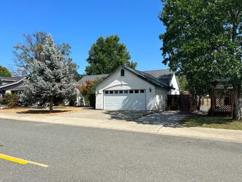171 Fairway Dr, Weaverville, CA 96093