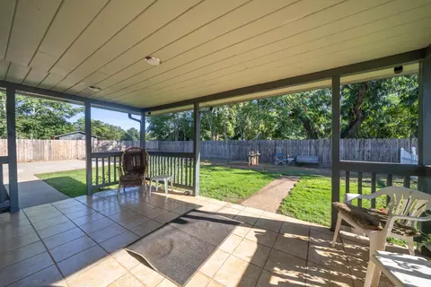 7027 Primrose Ln, Redding, CA 96002 photo 4