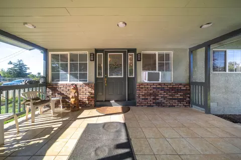 7027 Primrose Ln, Redding, CA 96002 photo 3