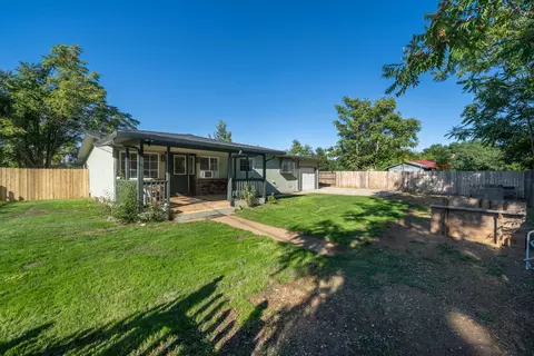 7027 Primrose Ln, Redding, CA 96002 photo 2