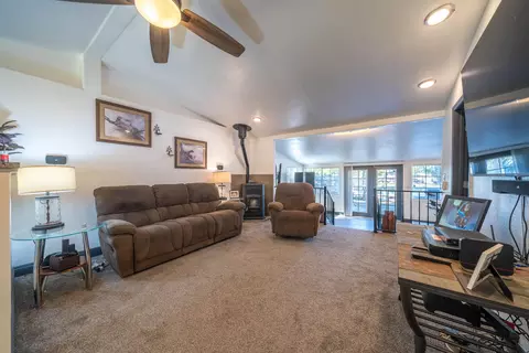 7027 Primrose Ln, Redding, CA 96002 photo 7
