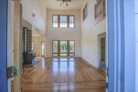 405 Chestnut Ave, Red Bluff, CA 96080 photo 2