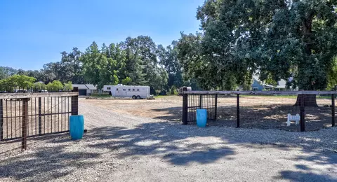 3221 Majestic Oak Cir, Cottonwood, CA 96022