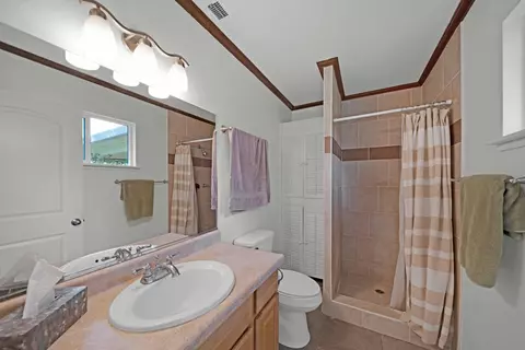 2660 Rainbow Ln, Redding, CA 96002 photo 18