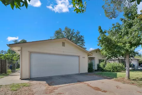 2660 Rainbow Ln, Redding, CA 96002 photo 3