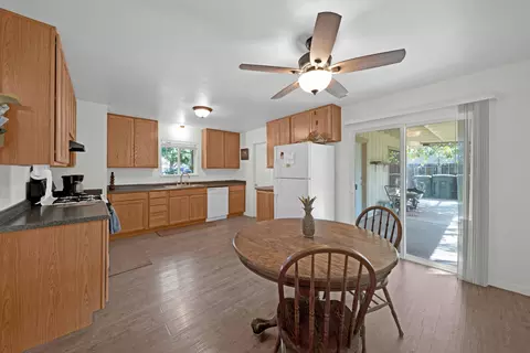 2660 Rainbow Ln, Redding, CA 96002 photo 7
