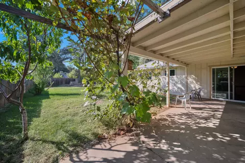 2660 Rainbow Ln, Redding, CA 96002 photo 20