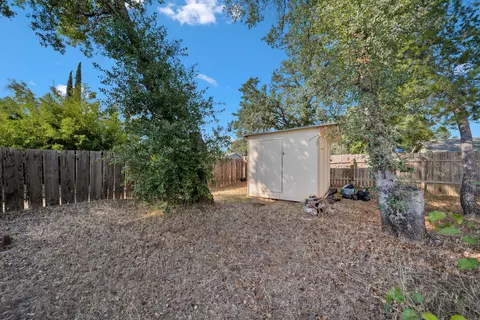 2660 Rainbow Ln, Redding, CA 96002 photo 23