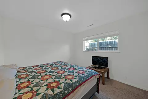 2660 Rainbow Ln, Redding, CA 96002 photo 10
