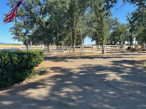 7677 Hunting Clb Rd, Palo Cedro, CA 96073