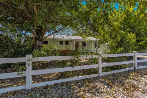 2739 Irwin Rd, Redding, CA 96002 photo 2