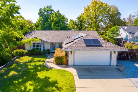 1652 Imperial Dr, Redding, CA 96003