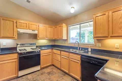 1652 Imperial Dr, Redding, CA 96003 photo 10
