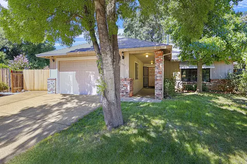 1997 Timbercreek Ct, Redding, CA 96002