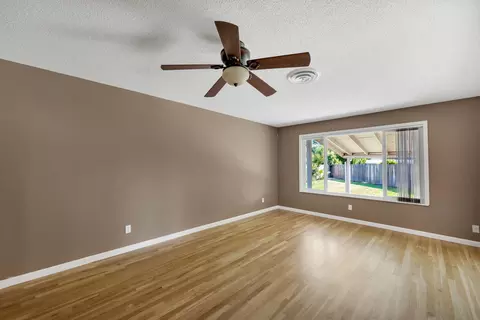 6471 Elmira Dr, Redding, CA 96001 photo 4