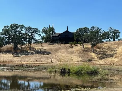 210-211 Perla Rd, Igo, CA 96047