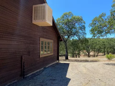 210-211 Perla Rd, Igo, CA 96047 photo 5