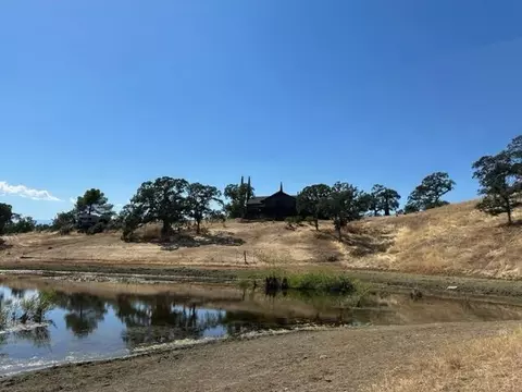 210-211 Perla Rd, Igo, CA 96047 photo 3
