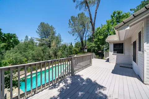 1672 Saint Andrews, Redding, CA 96003 photo 23