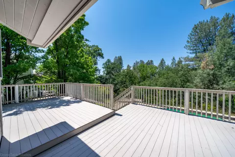 1672 Saint Andrews, Redding, CA 96003 photo 19