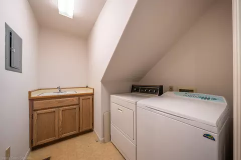 1672 Saint Andrews, Redding, CA 96003 photo 11