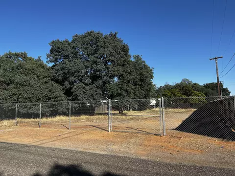 3727 Yuletide Ave, Redding, CA 96003