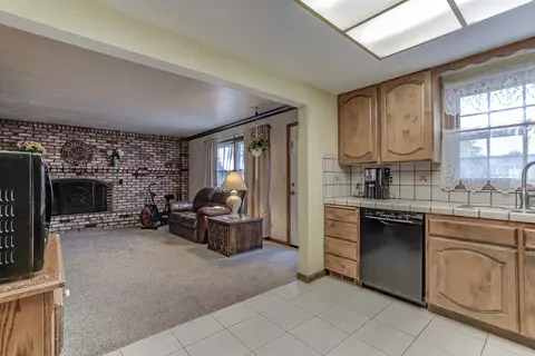 Kitchen - 1969 Cirrus St, Redding, CA 96002 photo 3 of 7