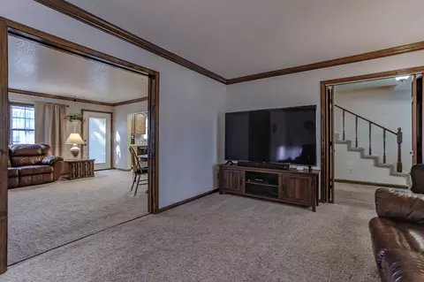 Living - 1969 Cirrus St, Redding, CA 96002 photo 6 of 8