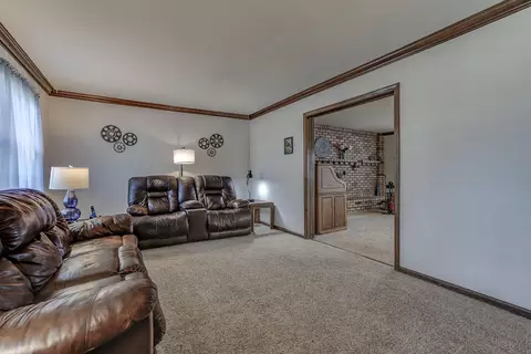 Living - 1969 Cirrus St, Redding, CA 96002 photo 8 of 8