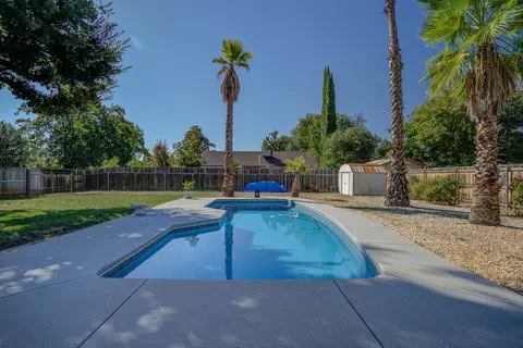 1969 Cirrus St, Redding, CA 96002