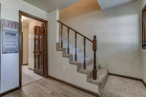 Entry Way - 1969 Cirrus St, Redding, CA 96002 photo 2 of 2