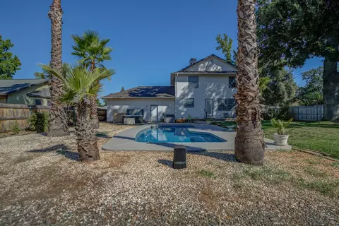 Exterior - 1969 Cirrus St, Redding, CA 96002 photo 5 of 14