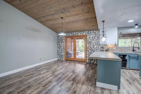 2242 Jessica Way, Redding, CA 96002 photo 14