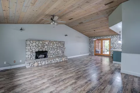 2242 Jessica Way, Redding, CA 96002 photo 13