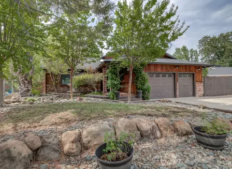 2242 Jessica Way, Redding, CA 96002 photo 2