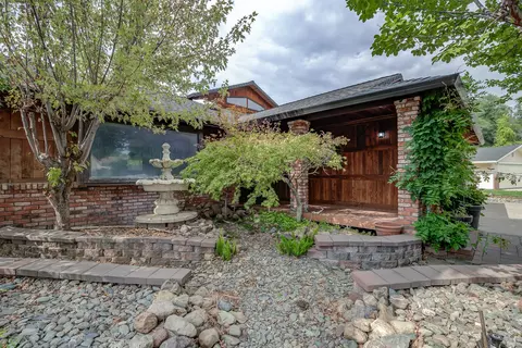 2242 Jessica Way, Redding, CA 96002 photo 5