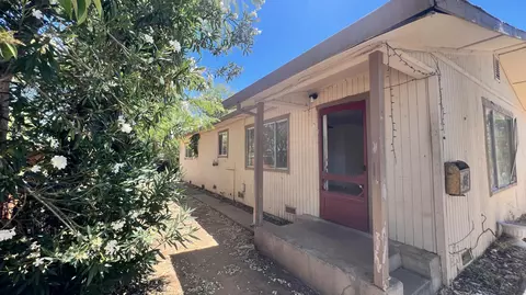 571 Saint Marks St, Redding, CA 96003 photo 2
