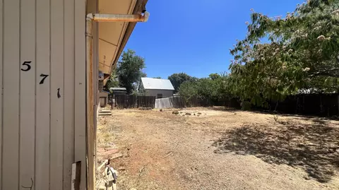 571 Saint Marks St, Redding, CA 96003 photo 4