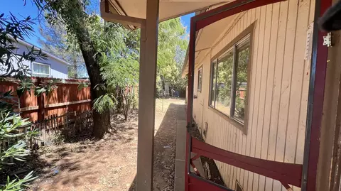 571 Saint Marks St, Redding, CA 96003 photo 3