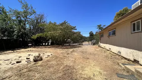 571 Saint Marks St, Redding, CA 96003 photo 8