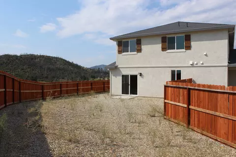899 Congaree Ln, Redding, CA 96001 photo 12